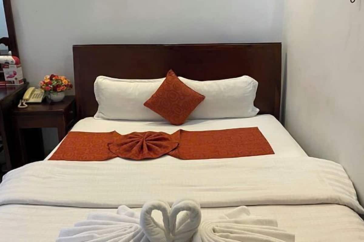 Premium bedding, down comforters, memory foam beds, desk