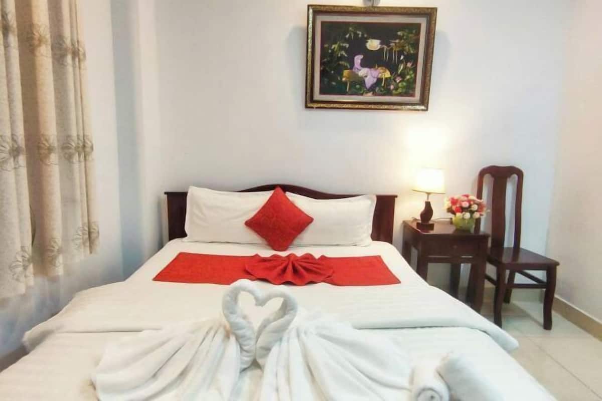 Premium bedding, down comforters, memory foam beds, desk
