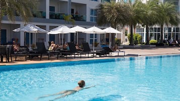 Kolam renang outdoor