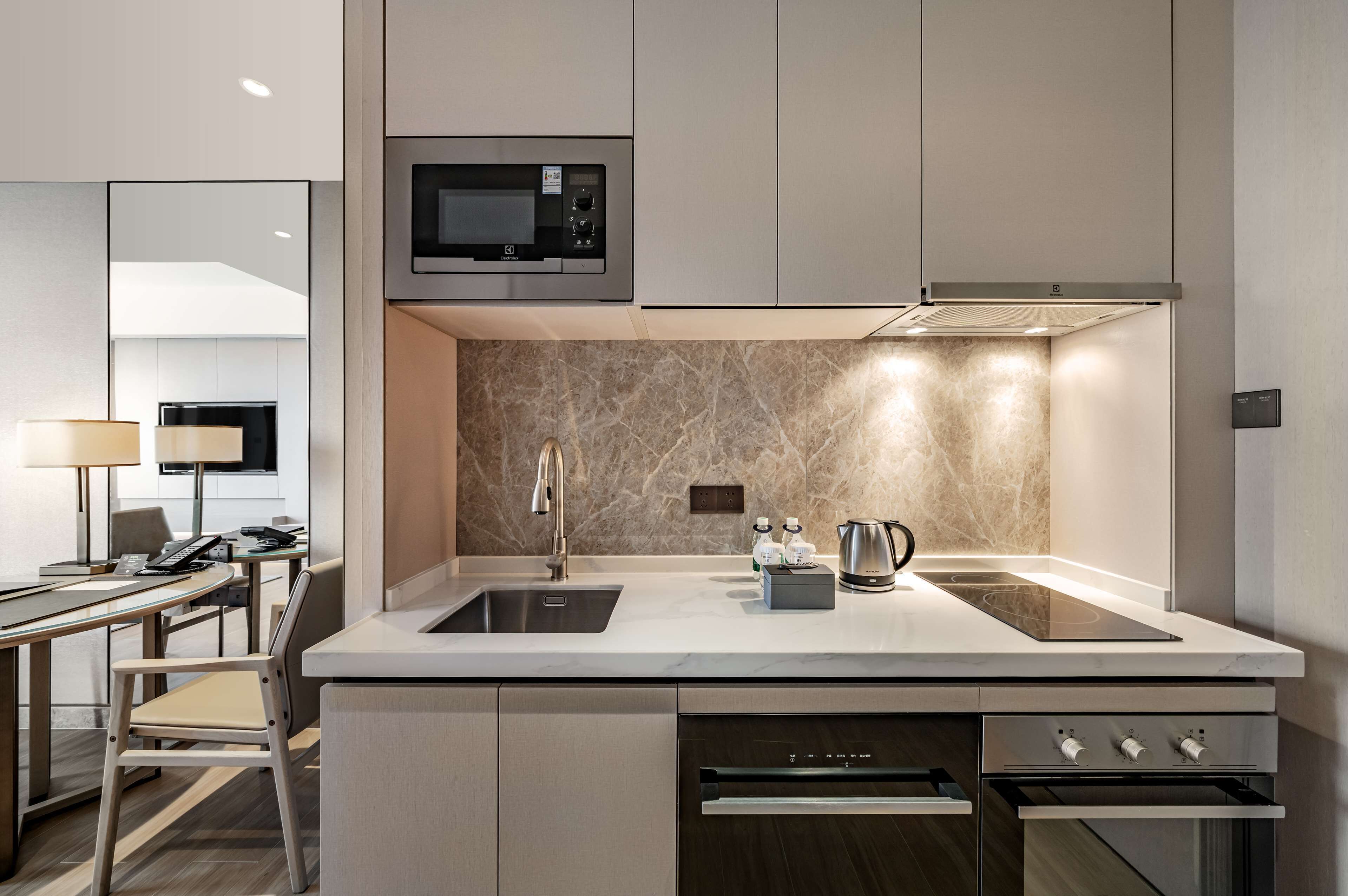 KING ONE BEDROOM APARTMENT | Private kitchen