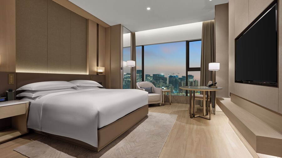 DoubleTree by Hilton Shenzhen Nanshan Hotel & Residences