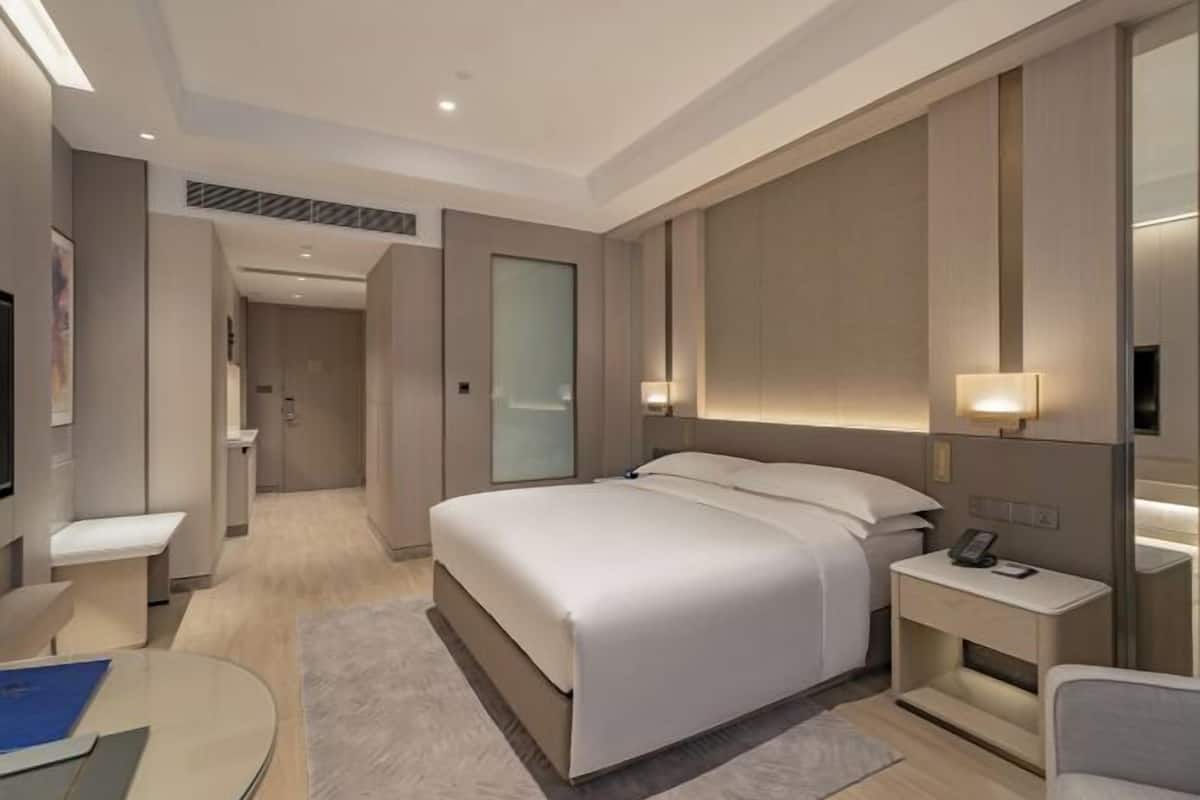 Minibar, coffre-fort, bureau, rideaux d’obscurcissement