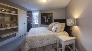 2 chambres, fer et planche à repasser, Wi-Fi, draps fournis