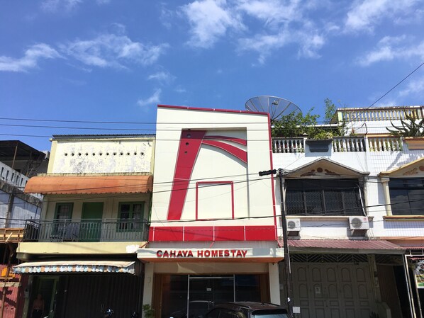 Exterior - OYO 2231 Cahaya Homestay (Padang)