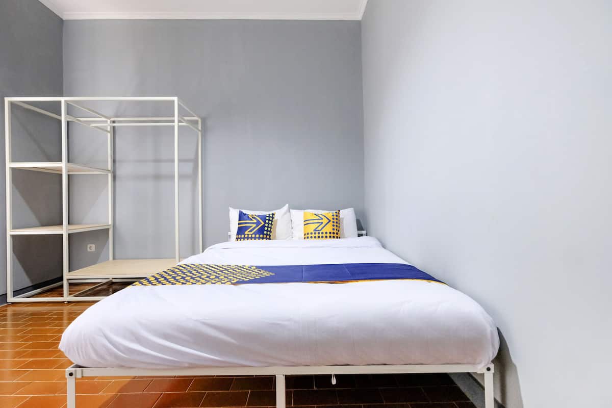 Deluxe Double Room | Free WiFi, bed sheets