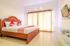 Standard Double Room | Free WiFi, bed sheets - OYO 2143 Leluhur Bali Apartment (Seminyak)