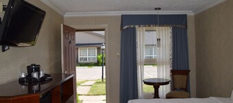 Festival Courtyard Inn