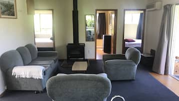 3 Schlafzimmer, Bügeleisen/Bügelbrett, Bettwäsche