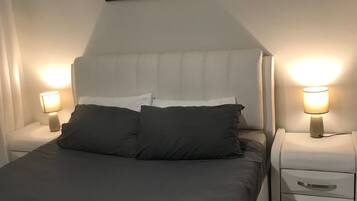 1 habitación, tabla de planchar con plancha y wifi