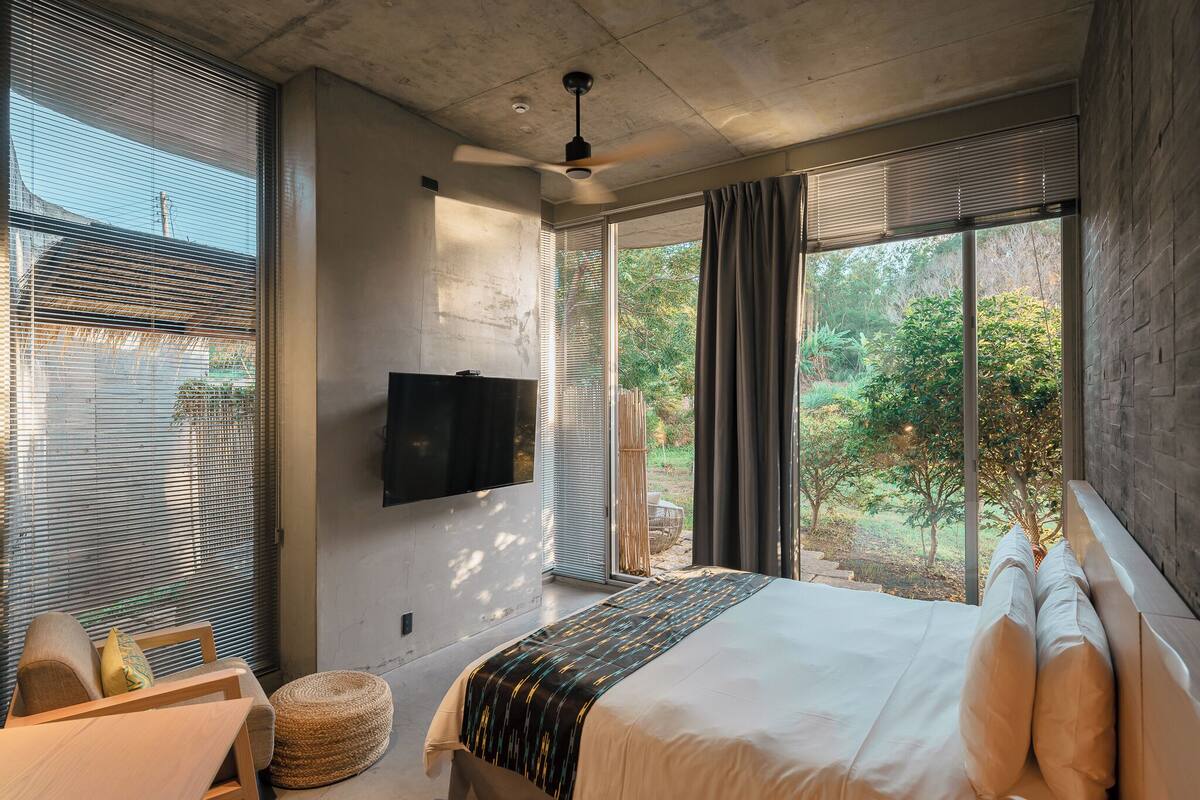 Kamar Double Romantis | 1 kamar tidur, minibar, meja kerja, dan tirai kedap cahaya