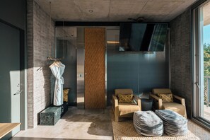 Grace C. 征 雙人房 | 迷你吧、办公桌、遮光窗帘、免费 WiFi