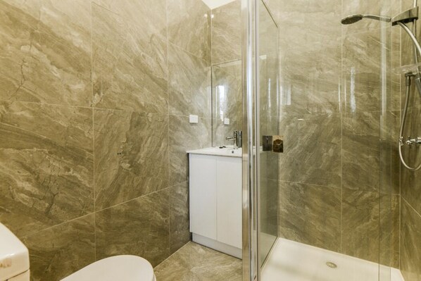 Bathroom - Pakenham Ranges (Pakenham)