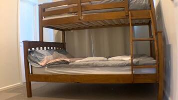 Family House | 4 bedrooms, blackout drapes, iron/ironing board, free WiFi