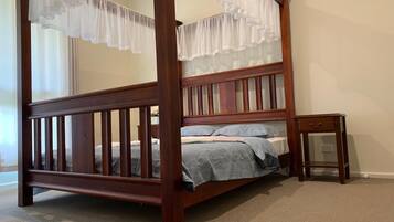 4 bedrooms, blackout curtains, iron/ironing board, free WiFi