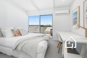 5 bedrooms, desk, iron/ironing board, free WiFi