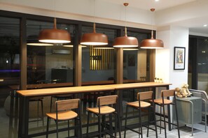 Front of property – evening/night - Port Canary Hotel (Bangkok)