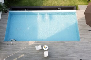 Outdoor pool - Port Canary Hotel (Bangkok)