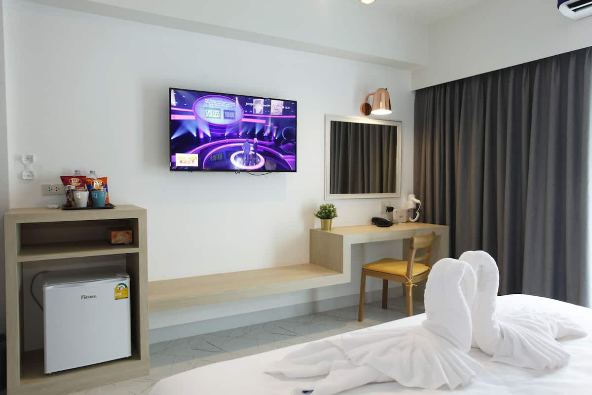 King Room with Balcony | Minibar, una scrivania, tende oscuranti, insonorizzazione