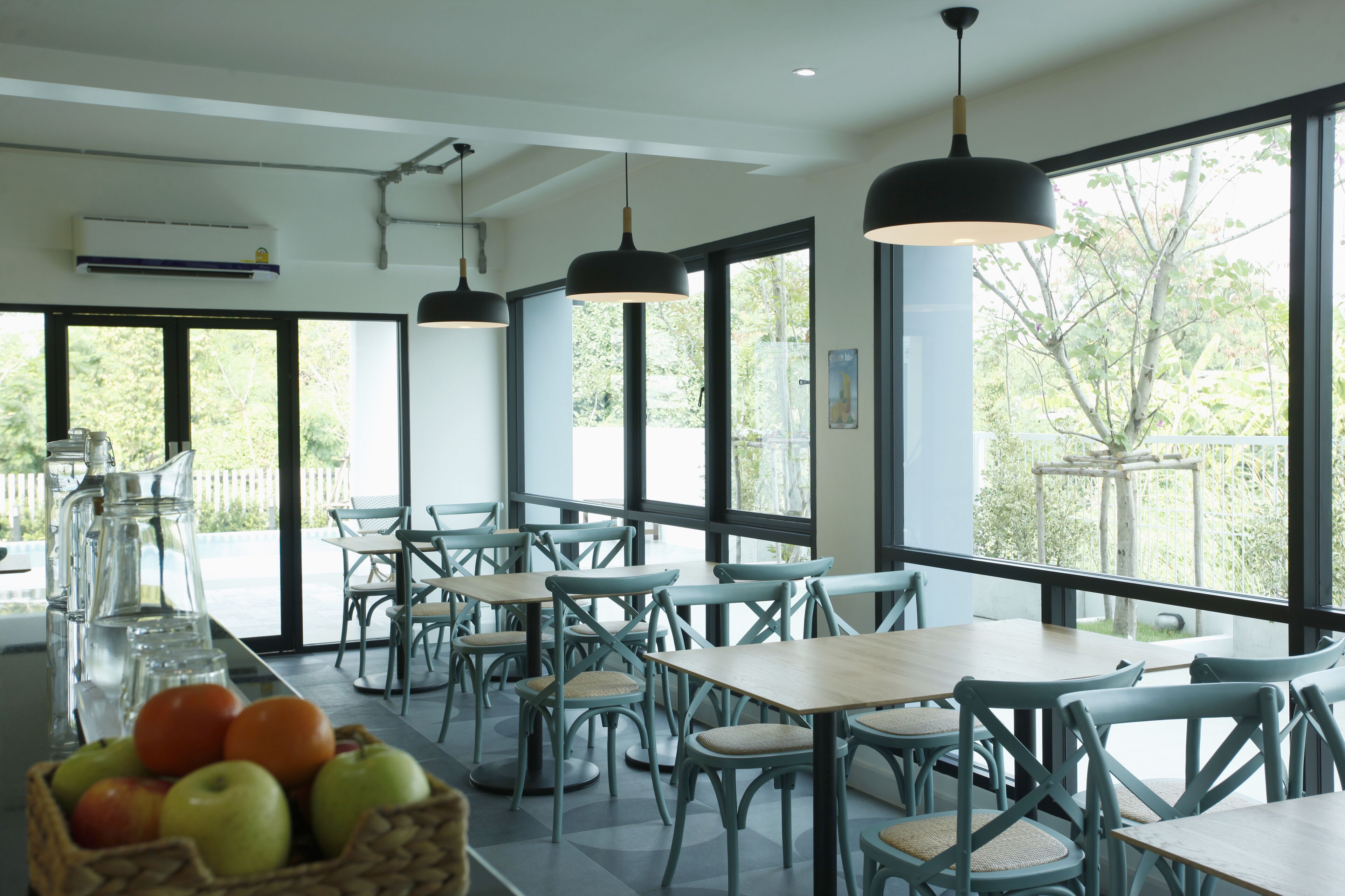 daily cooked-to-order breakfast (thb 200 per person)