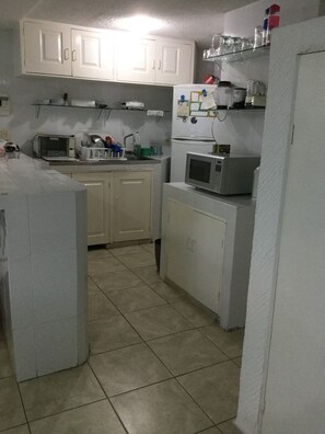 Private kitchen - ACAPULCO VACATION RENTAL (Costa Azul)
