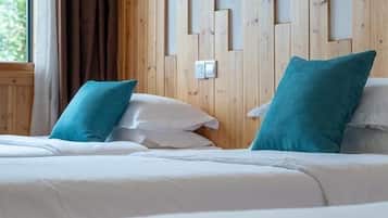 Comfort Triple Room | Blackout drapes, free WiFi