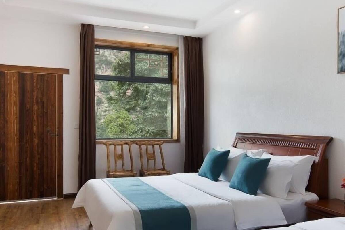 Quarto duplo conforto, para não fumantes | Cortinas blackout, Wi-Fi de cortesia