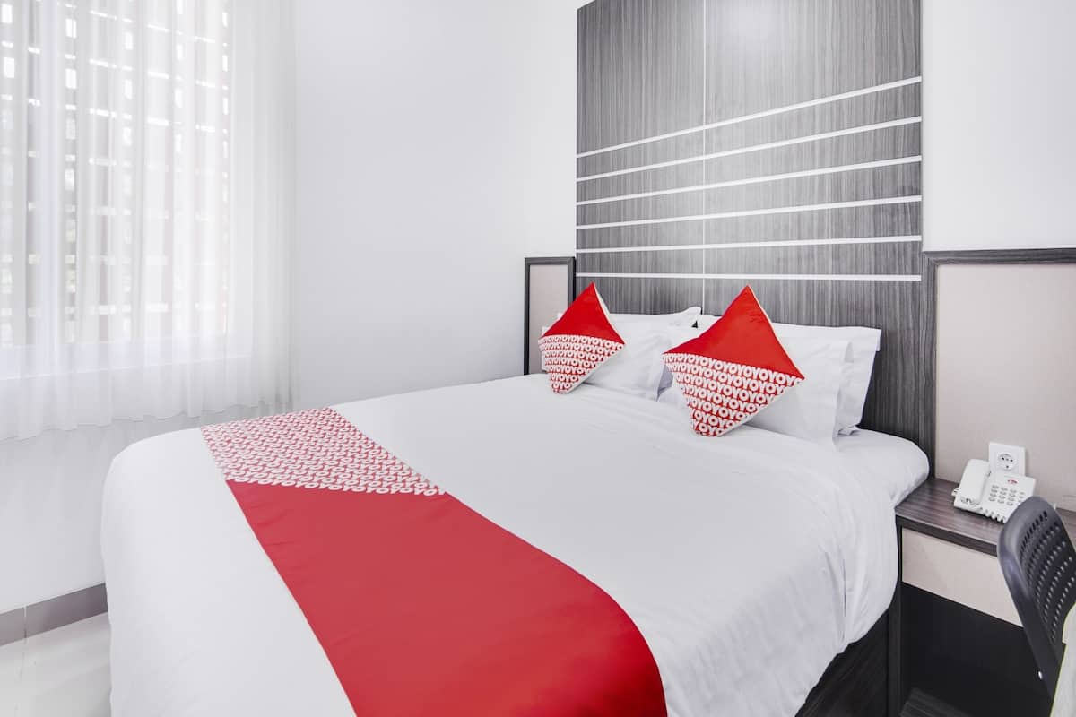Deluxe Double Room | Desk, free WiFi, bed sheets