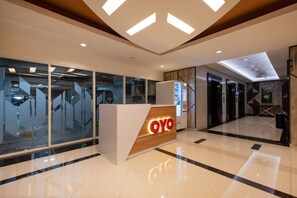 Reception - OYO 2245 Apartment Grand Kamala Lagoon (Bekasi)