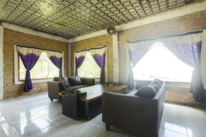 Interior detail - OYO 2246 Anjung Bang Oking Hotel & Resort (Karya Penggawa)