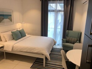 1 bedroom, iron/ironing board, WiFi - Convenient modern studio apartment 10 from airport (Accra)