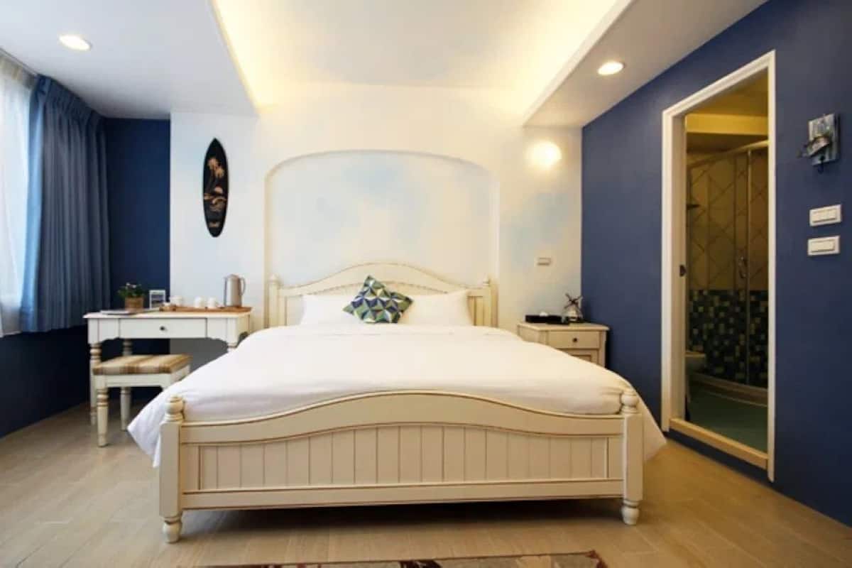 Deluxe Double Room | Individually decorated, individually furnished, desk, blackout drapes