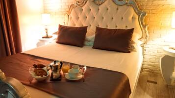 Superior Suite, Jetted Tub | 1 bedroom, free WiFi