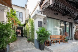 Courtyard - Floral Hotel · Su Shun Suzhou (Suzhou)