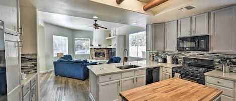 Fridge, microwave, stovetop, dishwasher