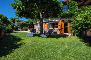 Exterior - Casa Oleandro, gardened apartment, 100 meters walk to the beach, internet Wi-Fi (Loiri Porto San Paolo)