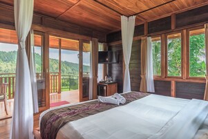 Deluxe Studio | Free WiFi, bed sheets