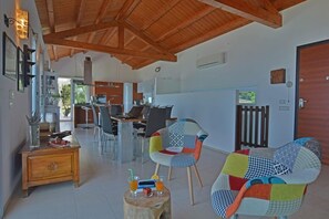 Cottage | Ruang keluarga | TV LCD