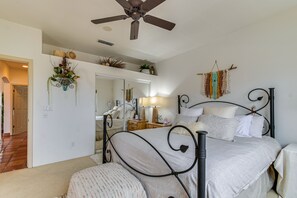 3 habitaciones, tabla de planchar con plancha, internet y ropa de cama 