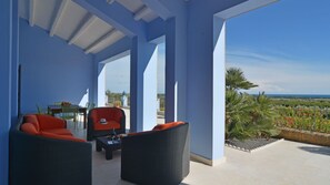 Cottage | Balcony