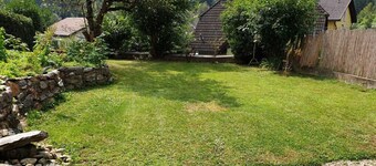 Apartamento con jardin