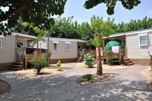 Mobile Home, 2 Bedrooms | Terrace/patio