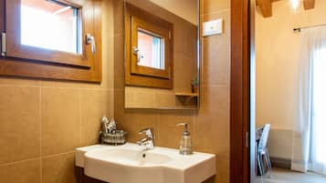 Doppia Tradizionale, bagno privato | Bagno | Doccia, soffione a pioggia