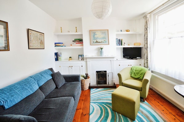 Cottage | Living area | LCD TV, fireplace, DVD player