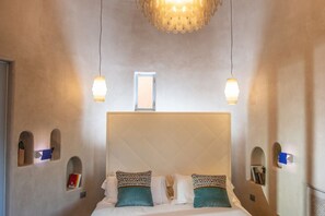 5 bedrooms, iron/ironing board, free WiFi, bed sheets - Villa Palas private pool, housekeeping and concierge (Is Molas)