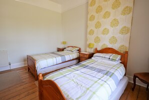 4 habitaciones, cunas gratuitas y ropa de cama 