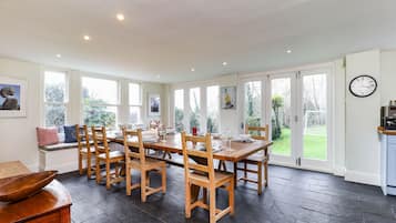 Cottage | Dining