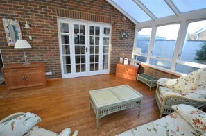 Cottage | Living room | LCD TV, DVD player