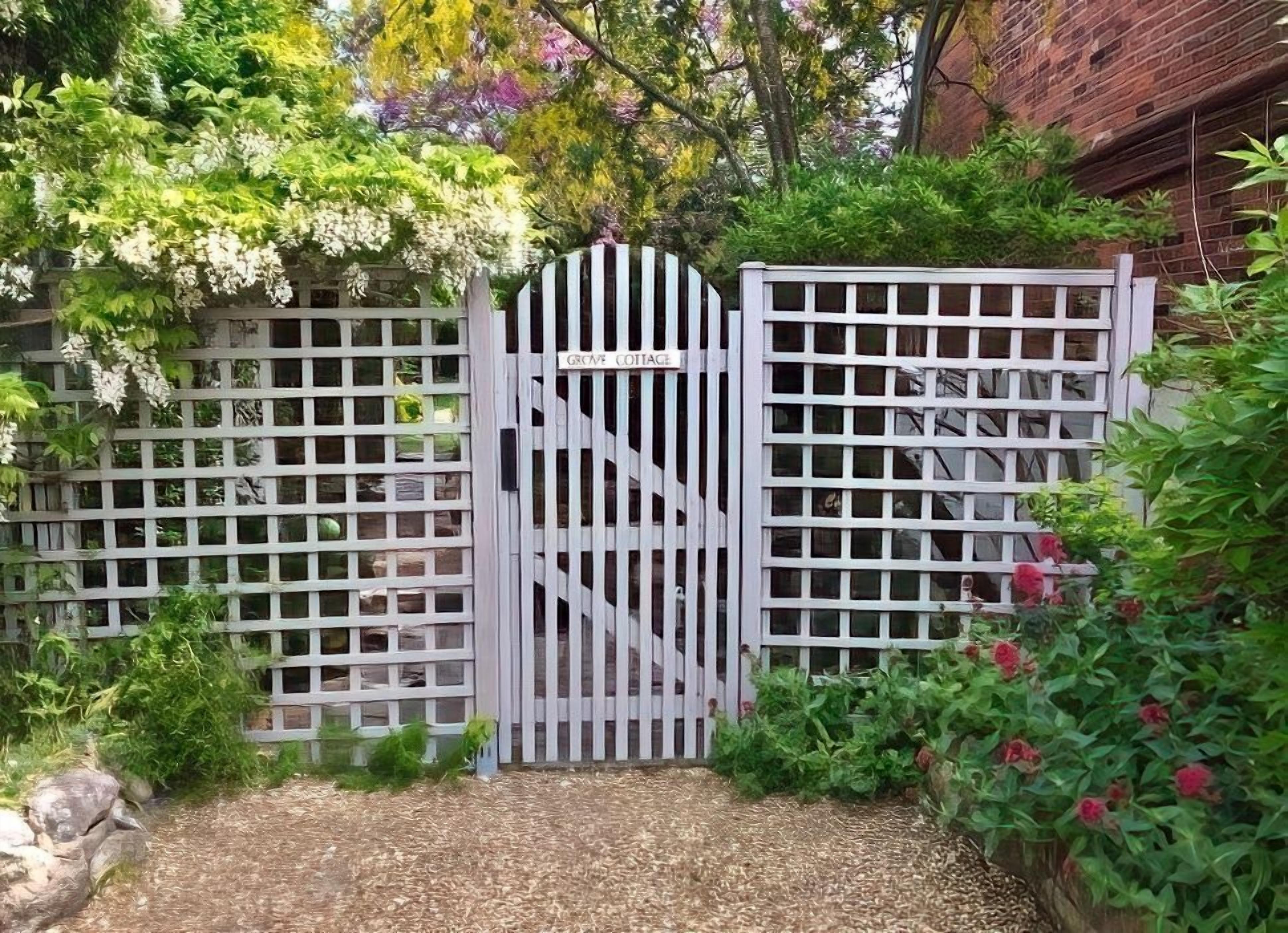 Cottage | Property grounds