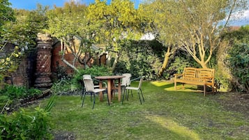 Cottage | Outdoor dining