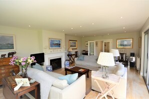 غرفة المعيشة